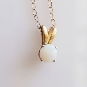 10K Gold Opal Pendant Necklace
